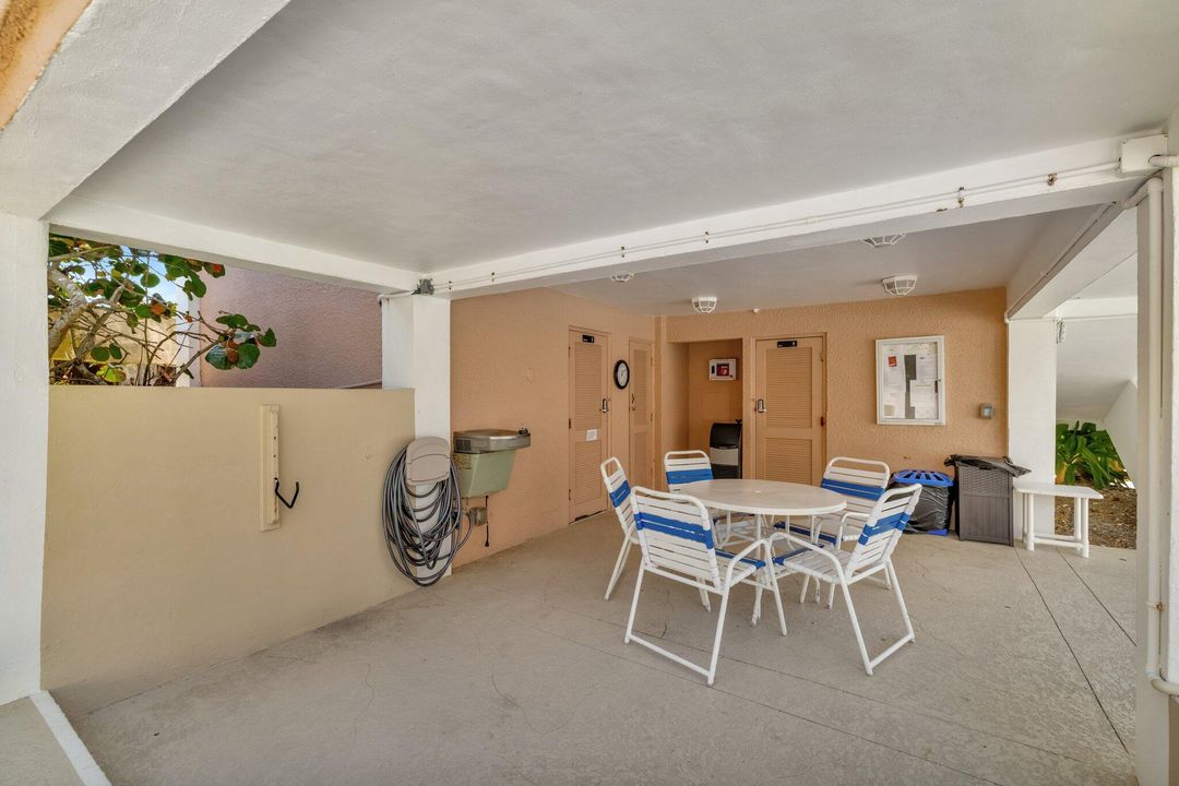 For Rent: $5,500 (2 beds, 2 baths, 1269 Square Feet)