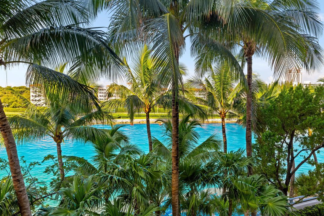 For Rent: $40,000 (4 beds, 4 baths, 4712 Square Feet)