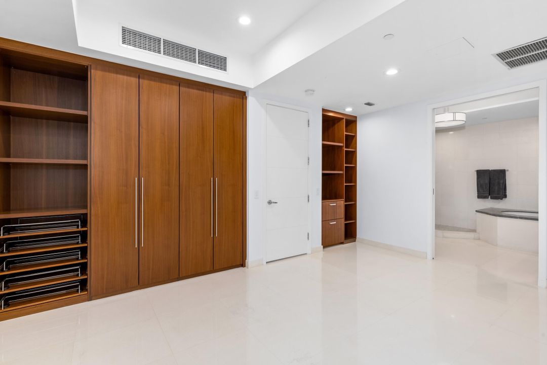 For Rent: $40,000 (4 beds, 4 baths, 4712 Square Feet)