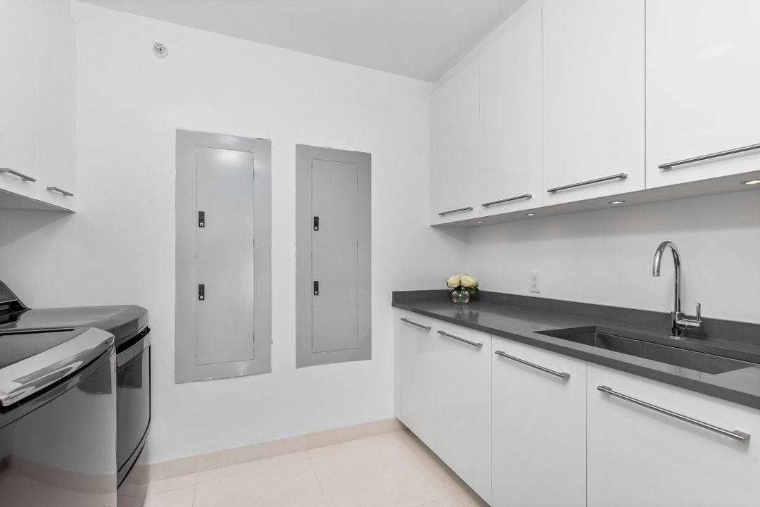 For Rent: $40,000 (4 beds, 4 baths, 4712 Square Feet)