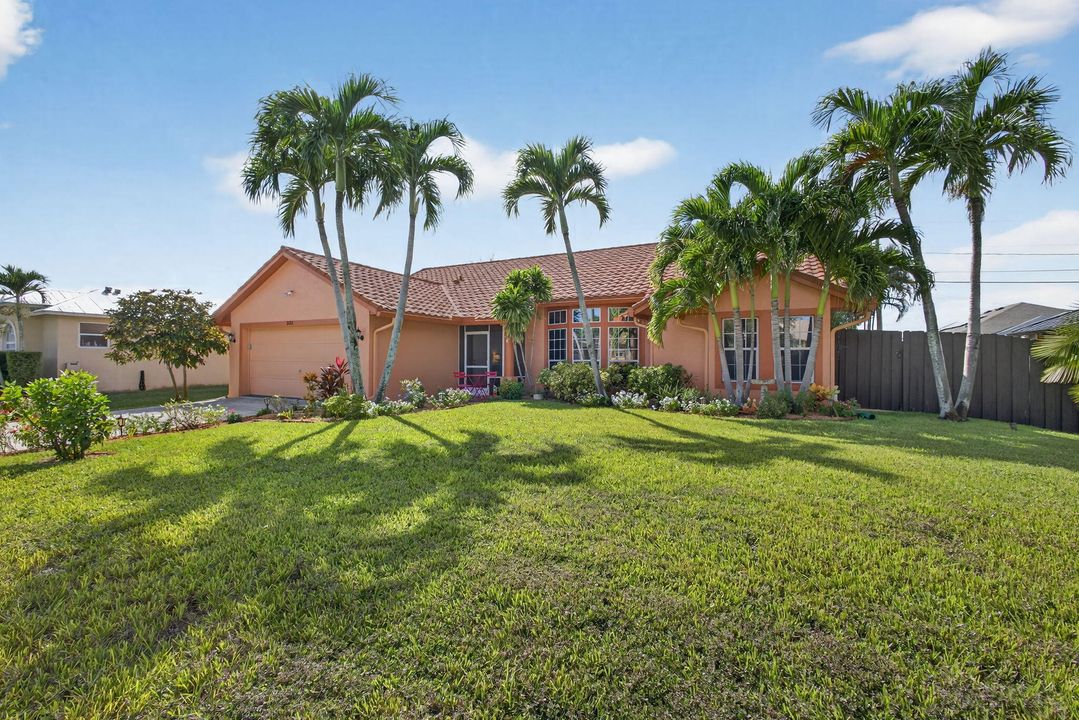 Activo con contrato: $445,000 (3 camas, 2 baños, 1626 Pies cuadrados)