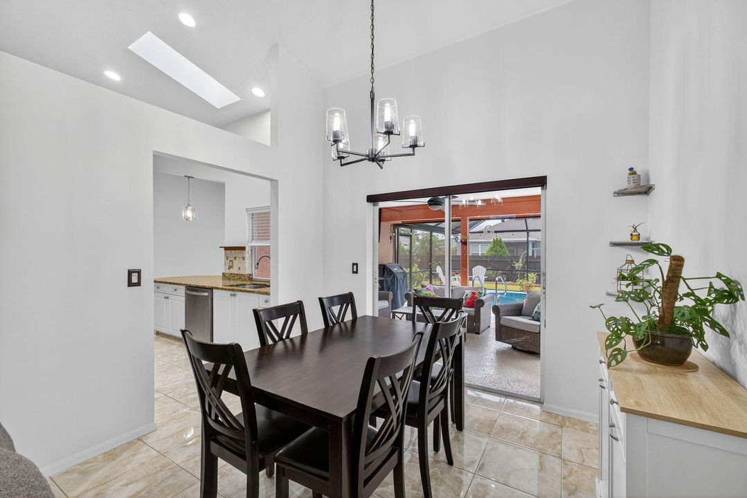 Activo con contrato: $445,000 (3 camas, 2 baños, 1626 Pies cuadrados)