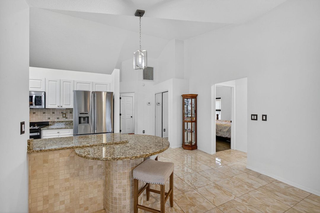 Activo con contrato: $445,000 (3 camas, 2 baños, 1626 Pies cuadrados)