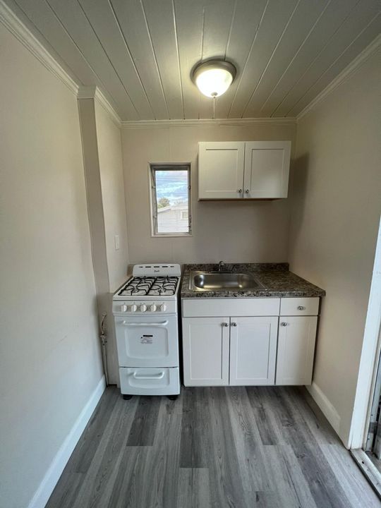 For Rent: $1,390 (1 beds, 1 baths, 1792 Square Feet)