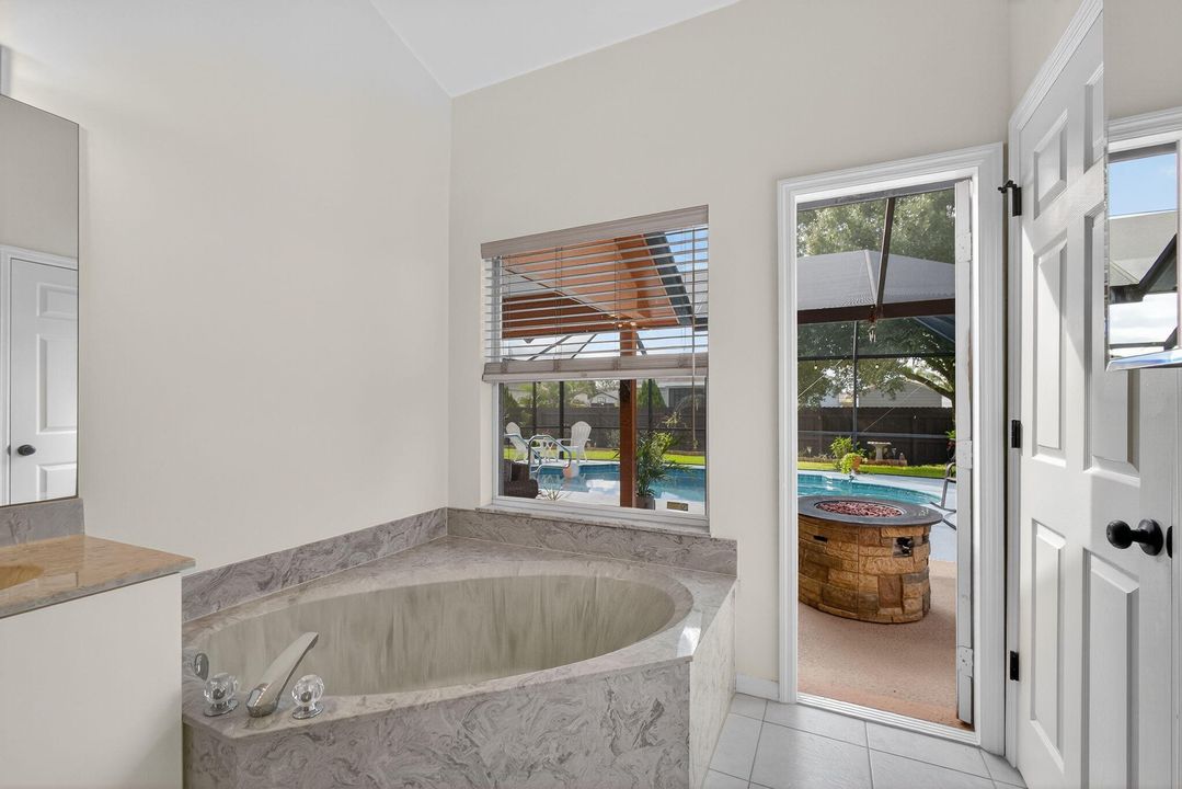 Activo con contrato: $445,000 (3 camas, 2 baños, 1626 Pies cuadrados)