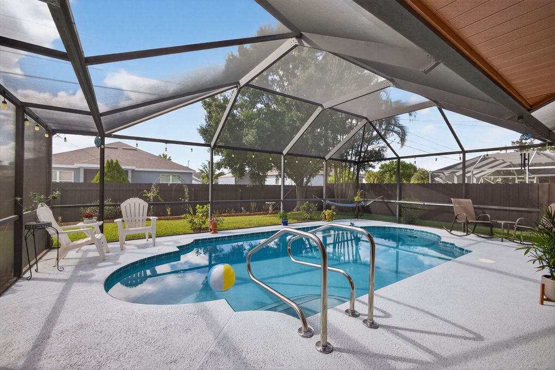 Activo con contrato: $445,000 (3 camas, 2 baños, 1626 Pies cuadrados)