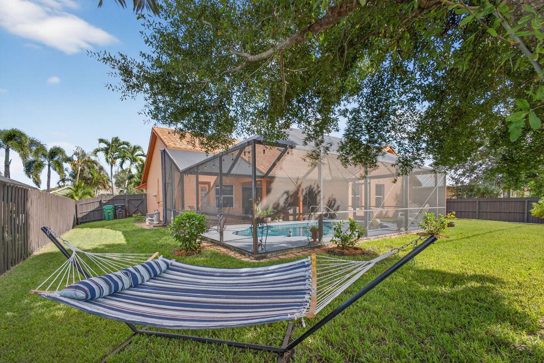 Activo con contrato: $445,000 (3 camas, 2 baños, 1626 Pies cuadrados)