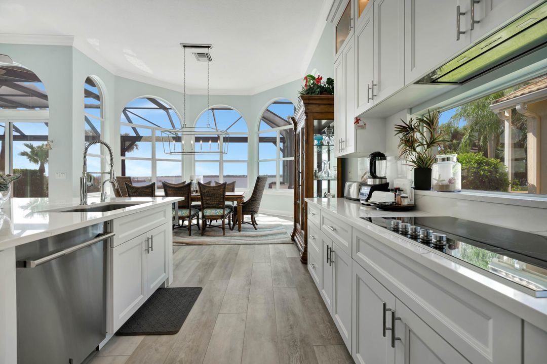 На продажу: $2,950,000 (5 спален, 7 ванн, 4825 Квадратных фут)