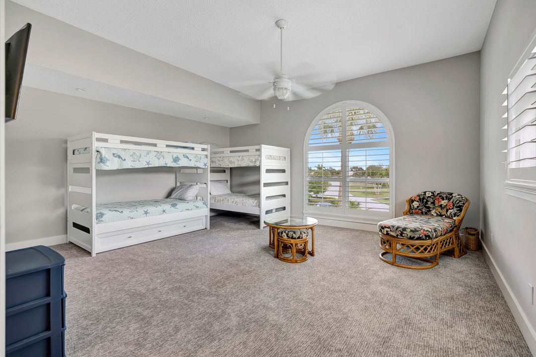 На продажу: $2,950,000 (5 спален, 7 ванн, 4825 Квадратных фут)