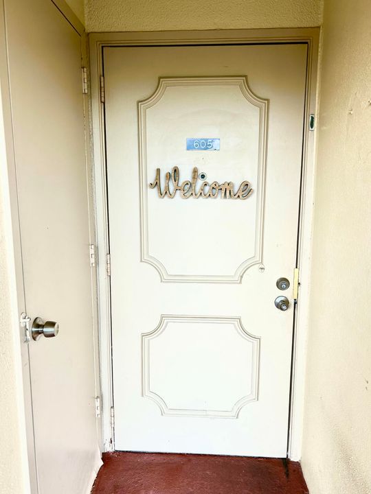 На продажу: $170,000 (2 спален, 2 ванн, 1114 Квадратных фут)