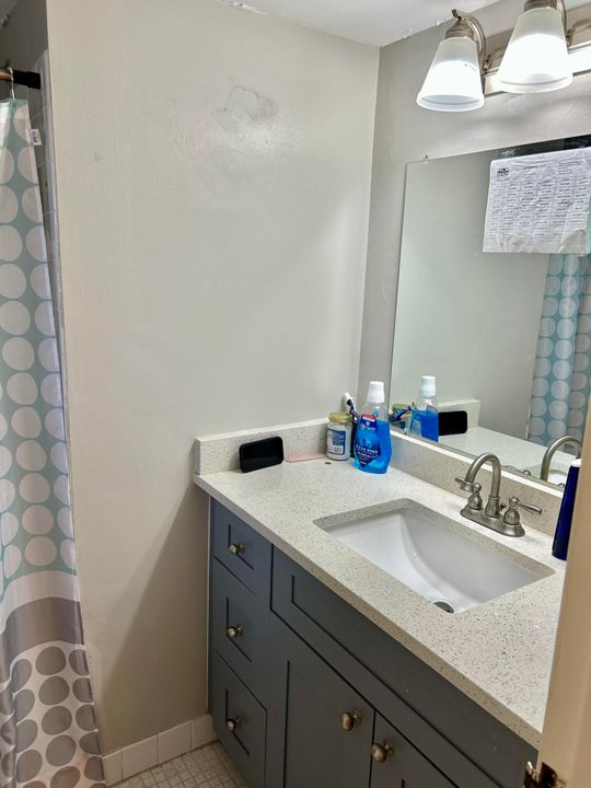 На продажу: $170,000 (2 спален, 2 ванн, 1114 Квадратных фут)