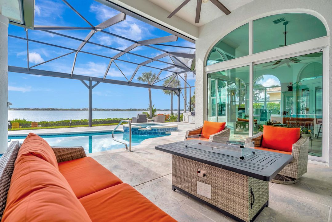 На продажу: $2,950,000 (5 спален, 7 ванн, 4825 Квадратных фут)