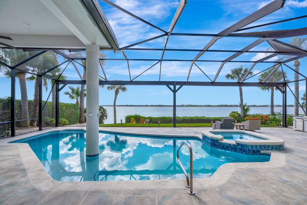 На продажу: $2,950,000 (5 спален, 7 ванн, 4825 Квадратных фут)