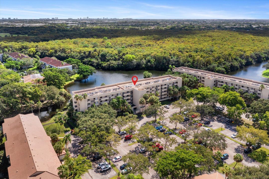 На продажу: $199,900 (2 спален, 2 ванн, 970 Квадратных фут)