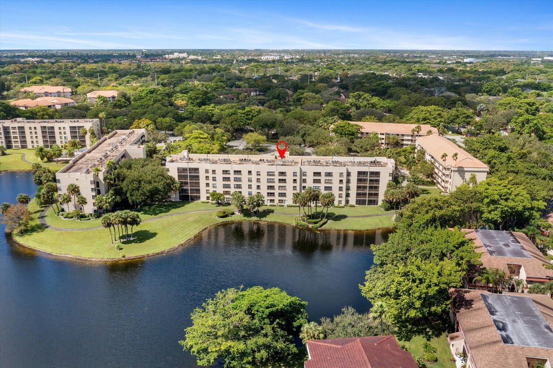 На продажу: $199,900 (2 спален, 2 ванн, 970 Квадратных фут)