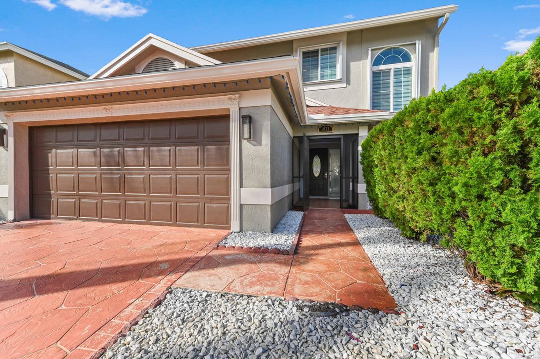 For Sale: $575,000 (4 beds, 2 baths, 2192 Square Feet)