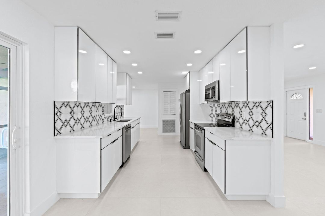 待售: $585,000 (3 贝兹, 2 浴室, 1584 平方英尺)