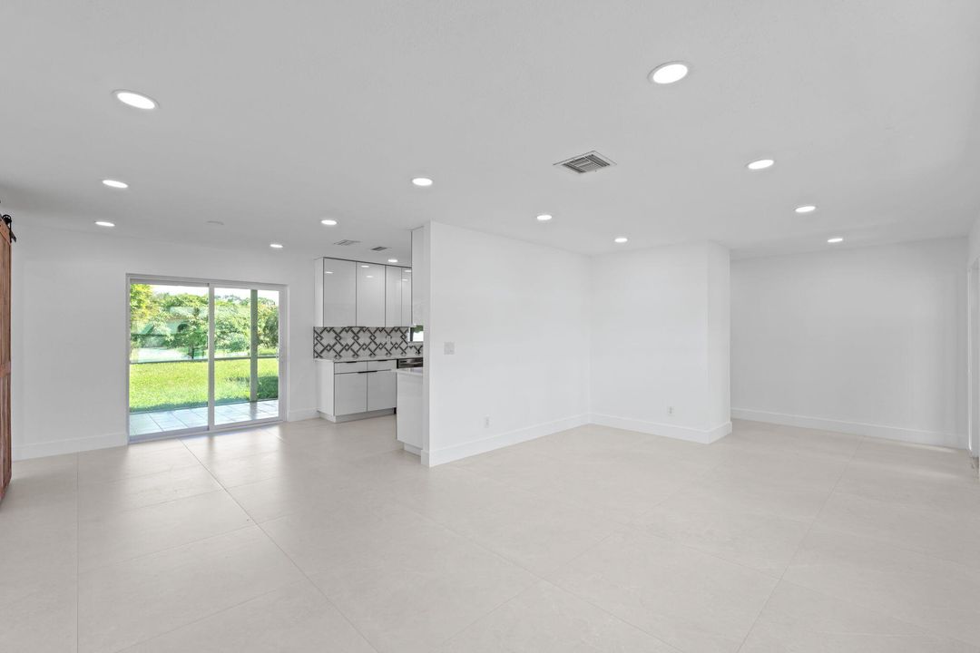 待售: $585,000 (3 贝兹, 2 浴室, 1584 平方英尺)