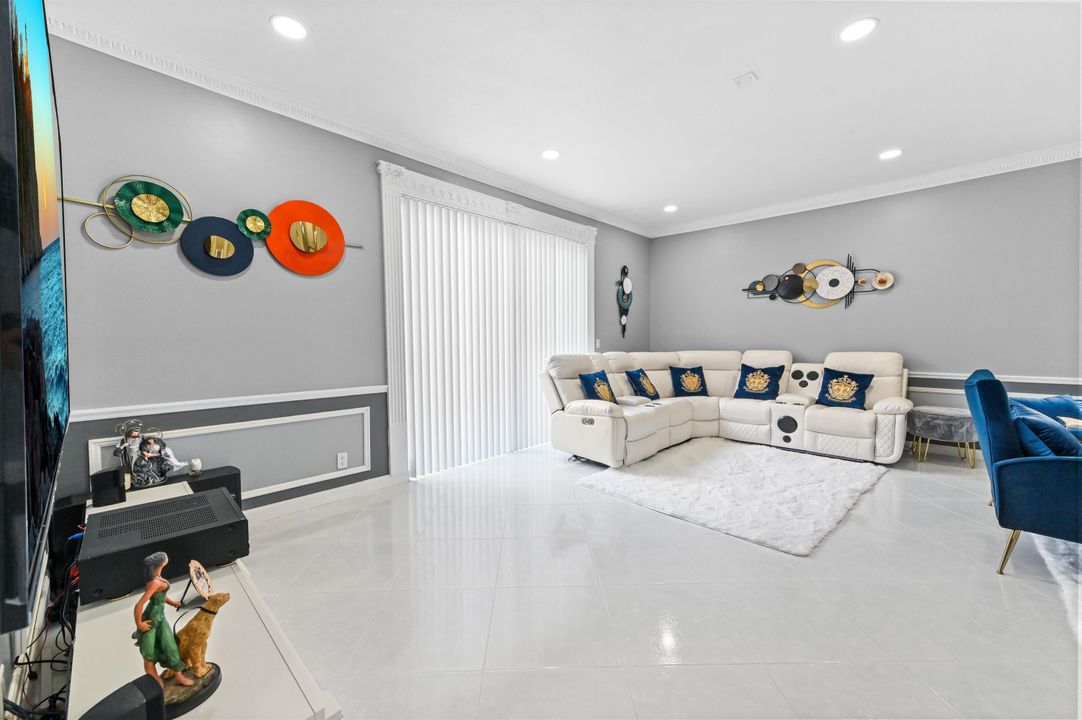 For Sale: $575,000 (4 beds, 2 baths, 2192 Square Feet)