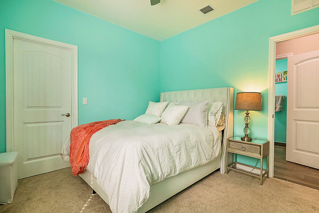 For Sale: $1,399,500 (5 beds, 4 baths, 3698 Square Feet)