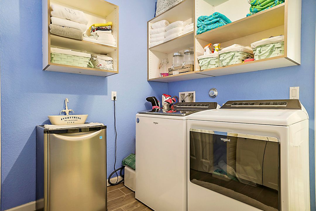 For Sale: $1,399,500 (5 beds, 4 baths, 3698 Square Feet)