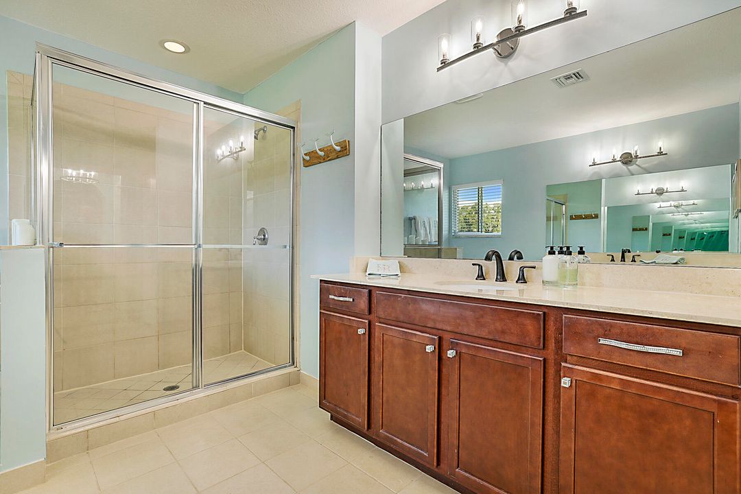 For Sale: $1,399,500 (5 beds, 4 baths, 3698 Square Feet)