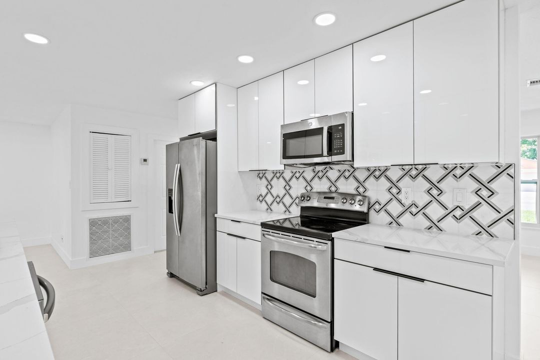 待售: $585,000 (3 贝兹, 2 浴室, 1584 平方英尺)