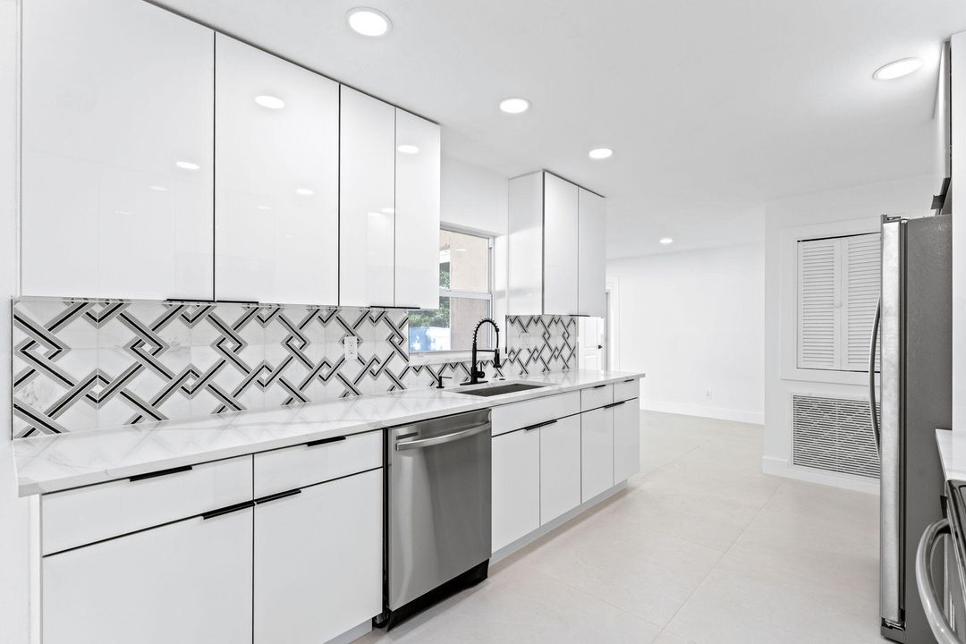 待售: $585,000 (3 贝兹, 2 浴室, 1584 平方英尺)