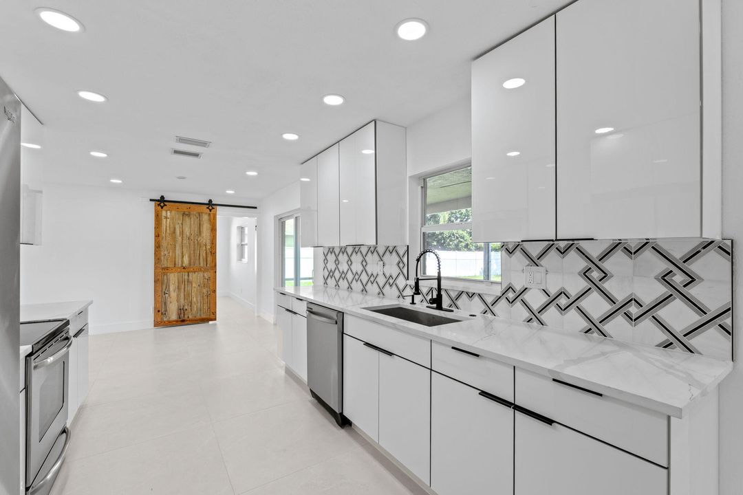 待售: $585,000 (3 贝兹, 2 浴室, 1584 平方英尺)