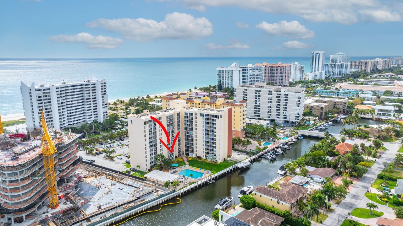 For Sale: $449,000 (1 beds, 1 baths, 734 Square Feet)