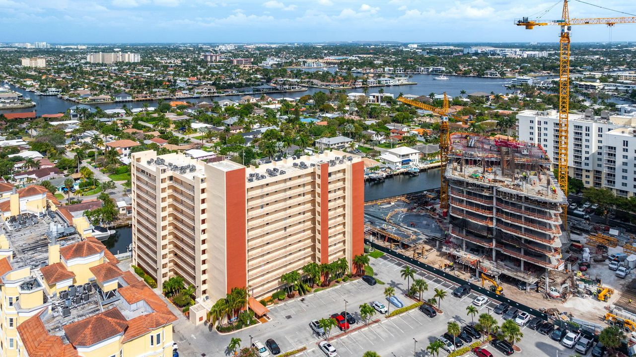 For Sale: $449,000 (1 beds, 1 baths, 734 Square Feet)