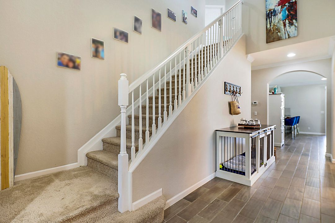 For Sale: $1,399,500 (5 beds, 4 baths, 3698 Square Feet)