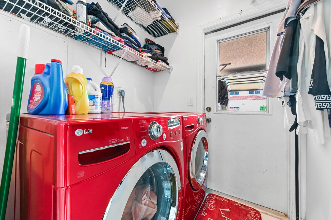 For Sale: $575,000 (4 beds, 2 baths, 2192 Square Feet)