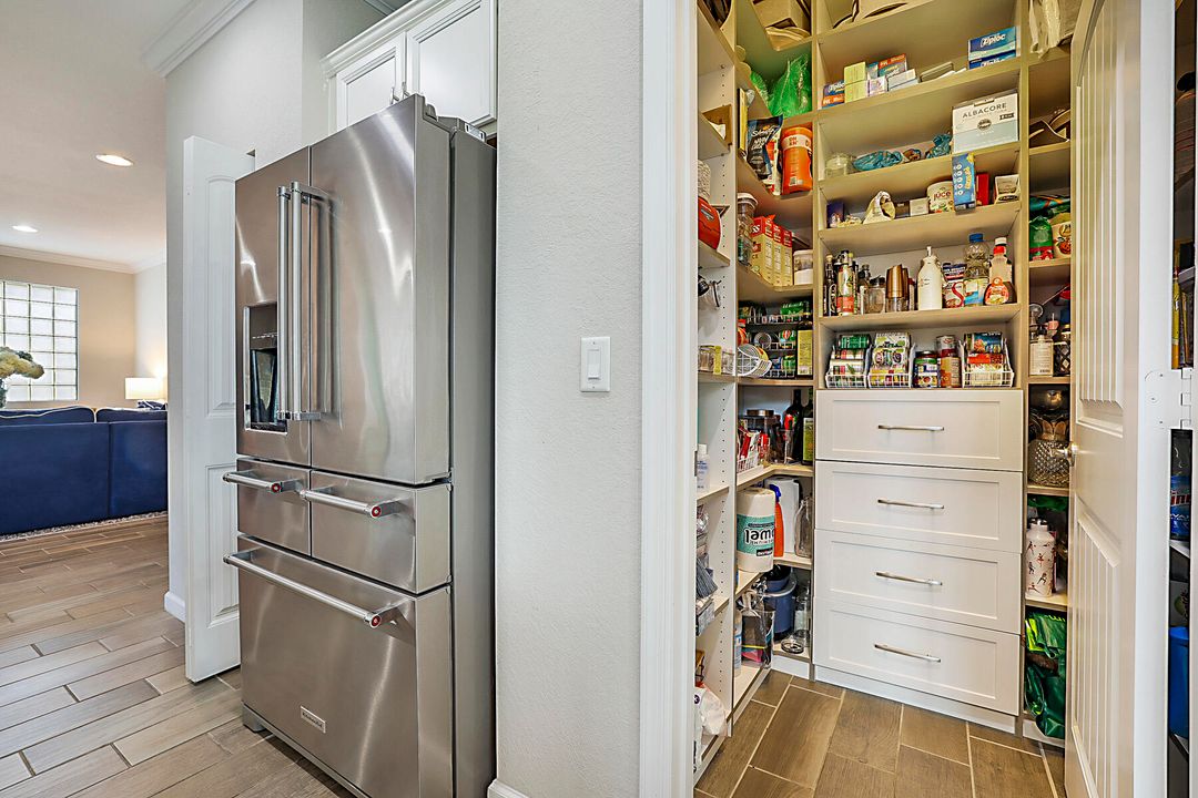 For Sale: $1,399,500 (5 beds, 4 baths, 3698 Square Feet)