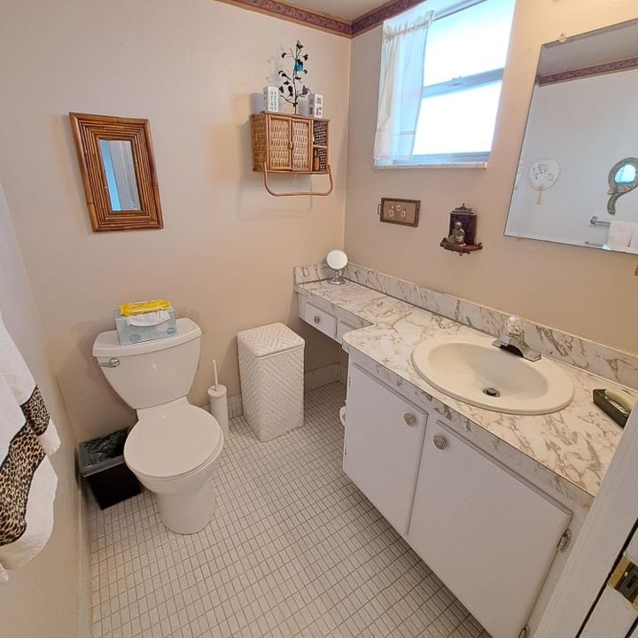 Active With Contract: $1,500 (1 beds, 1 baths, 837 Square Feet)