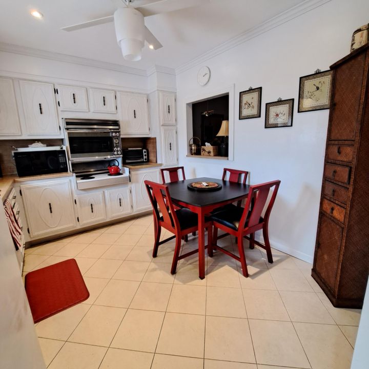 Active With Contract: $1,500 (1 beds, 1 baths, 837 Square Feet)