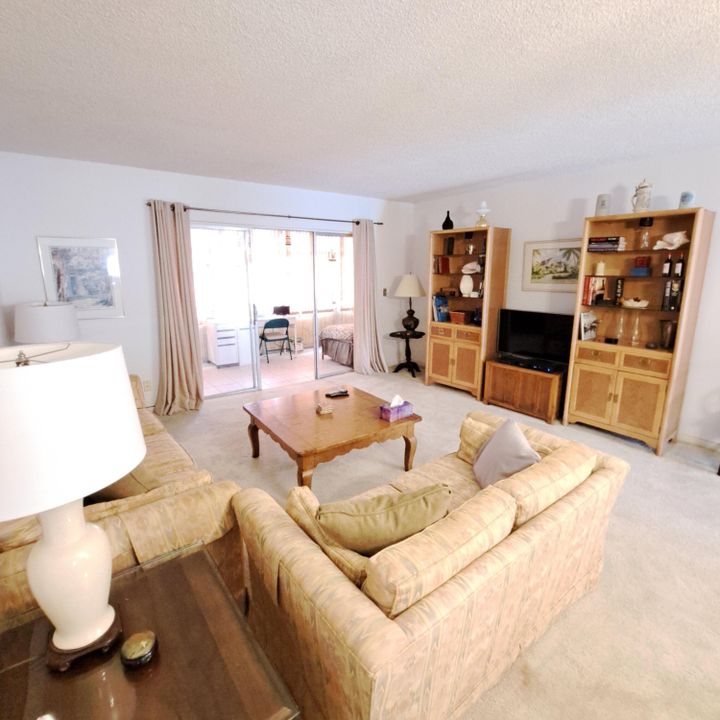 Active With Contract: $1,500 (1 beds, 1 baths, 837 Square Feet)