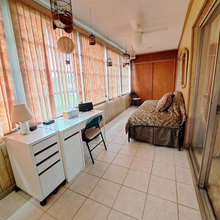 Active With Contract: $1,500 (1 beds, 1 baths, 837 Square Feet)