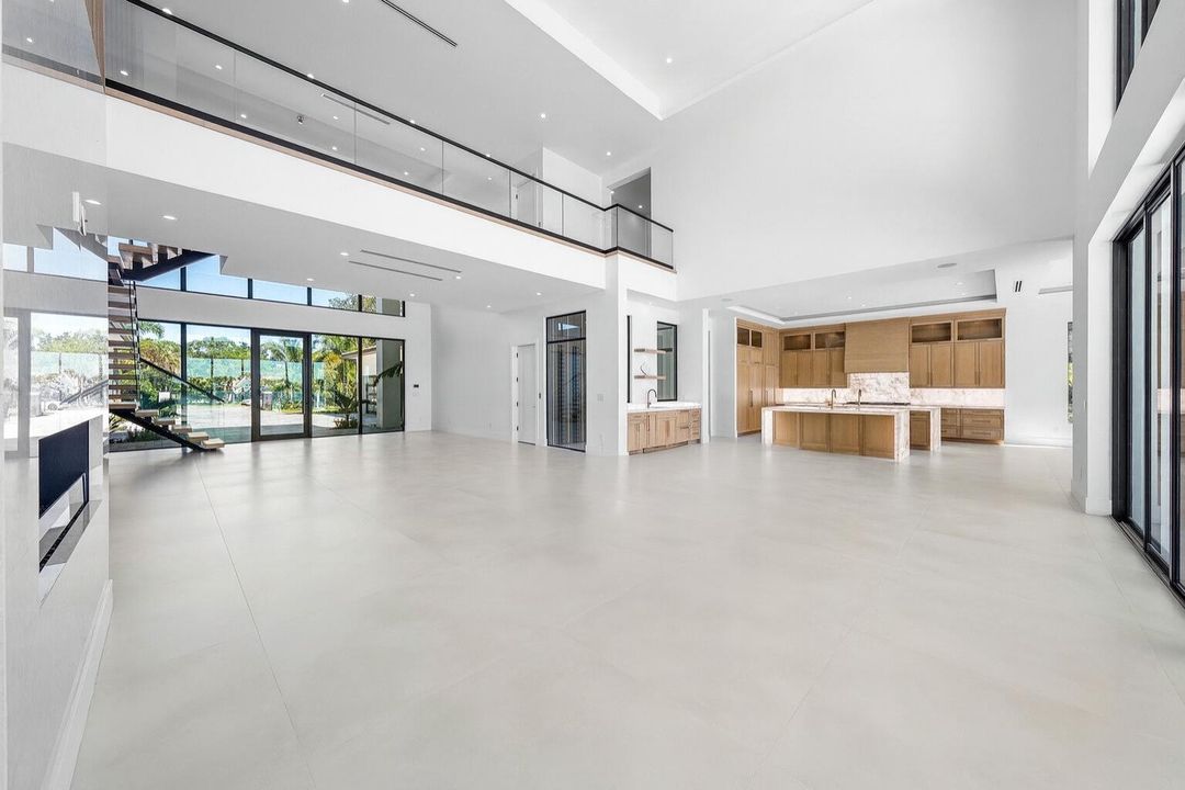 For Sale: $16,950,000 (5 beds, 6 baths, 9137 Square Feet)