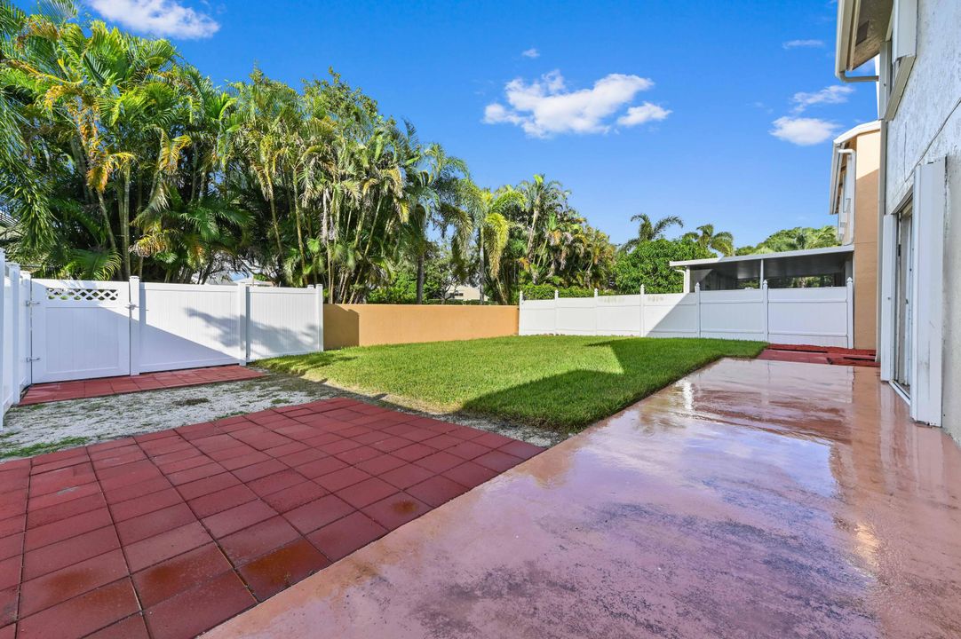 For Sale: $575,000 (4 beds, 2 baths, 2192 Square Feet)