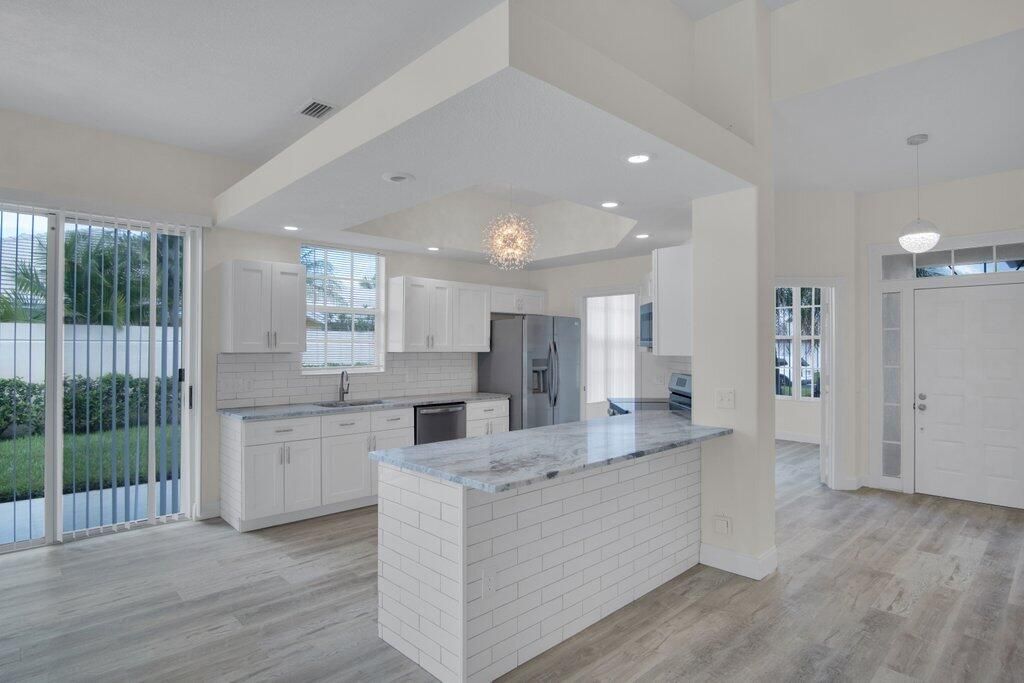 For Sale: $424,900 (3 beds, 2 baths, 1849 Square Feet)