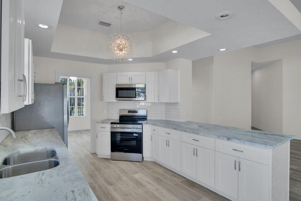 For Sale: $424,900 (3 beds, 2 baths, 1849 Square Feet)