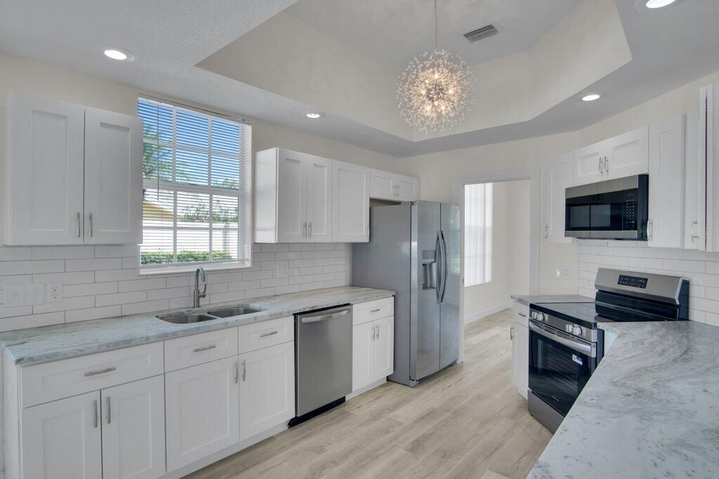 For Sale: $424,900 (3 beds, 2 baths, 1849 Square Feet)