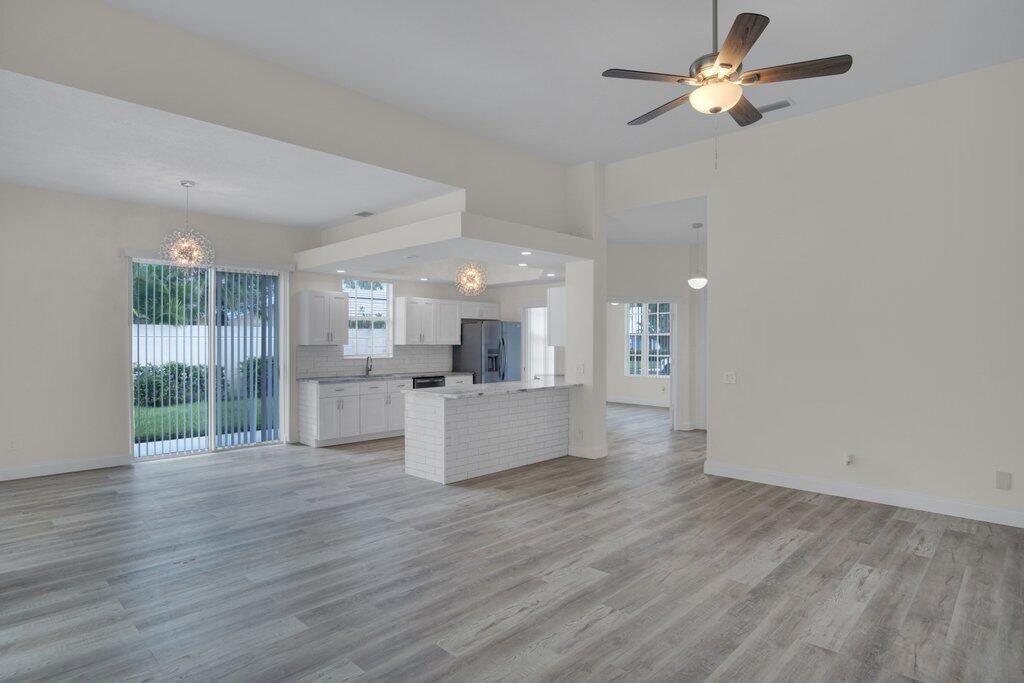 For Sale: $424,900 (3 beds, 2 baths, 1849 Square Feet)