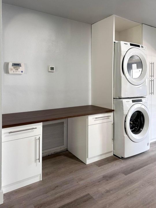 For Sale: $430,000 (4 beds, 2 baths, 2048 Square Feet)