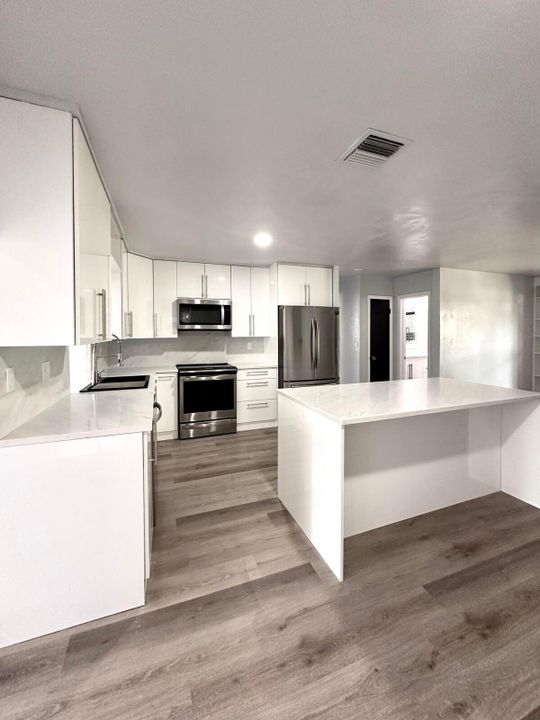 For Sale: $430,000 (4 beds, 2 baths, 2048 Square Feet)