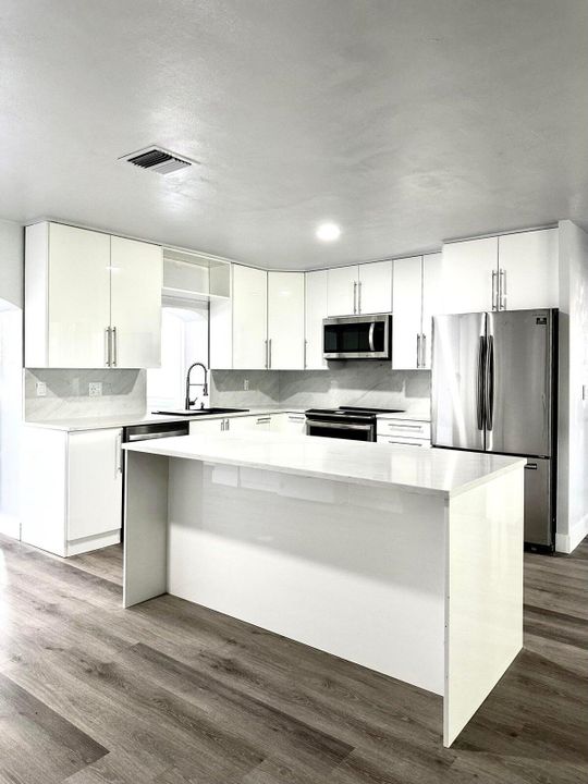 For Sale: $430,000 (4 beds, 2 baths, 2048 Square Feet)