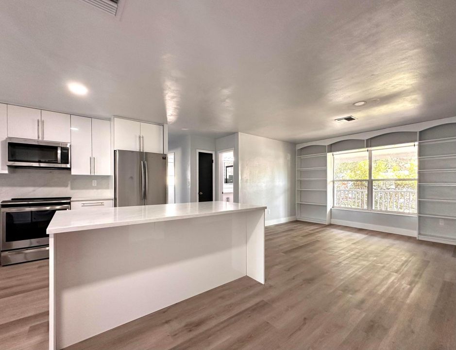 For Sale: $430,000 (4 beds, 2 baths, 2048 Square Feet)