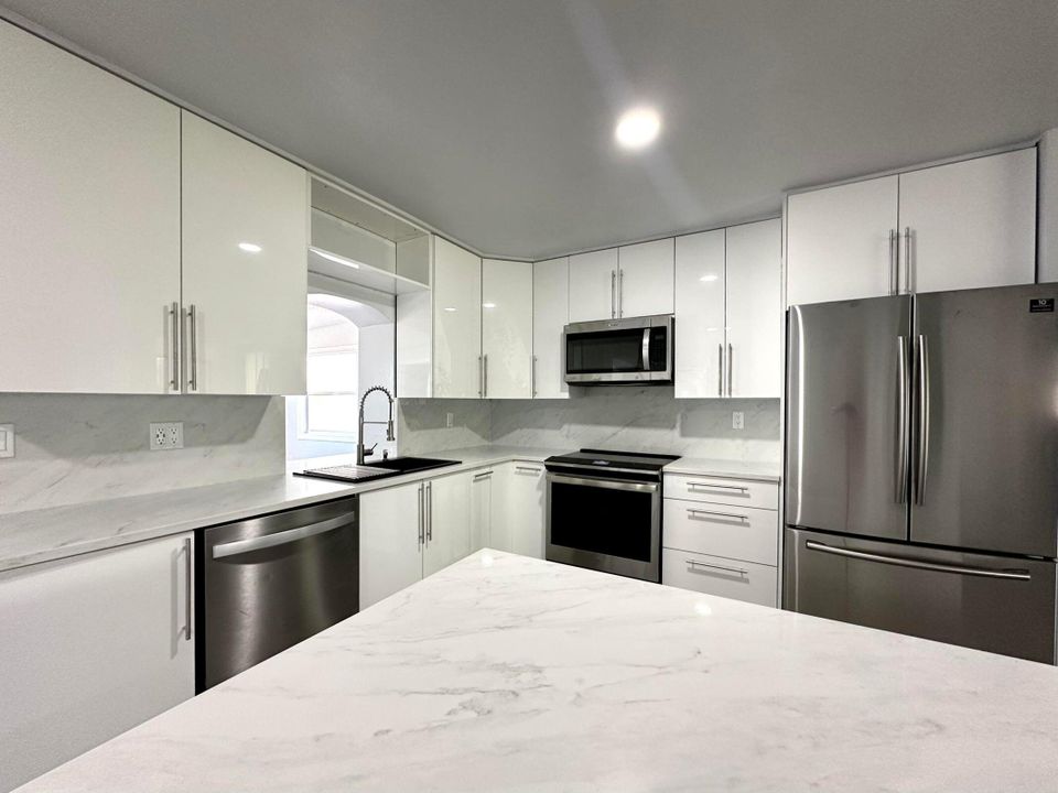 For Sale: $430,000 (4 beds, 2 baths, 2048 Square Feet)