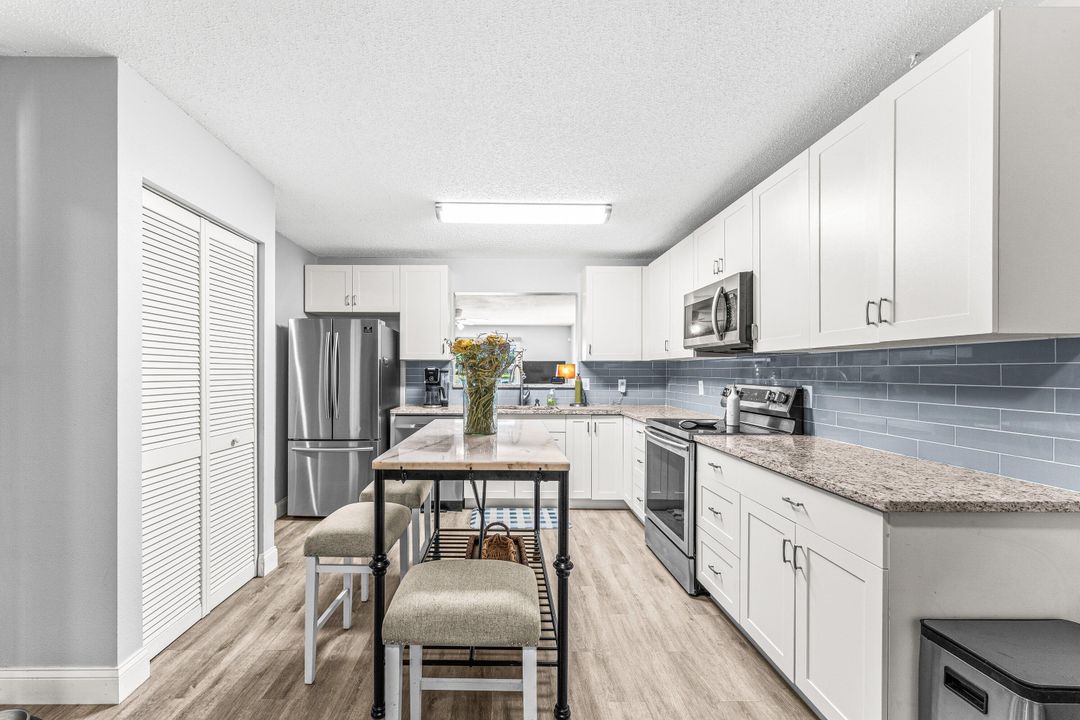 Activo con contrato: $415,000 (3 camas, 2 baños, 1620 Pies cuadrados)